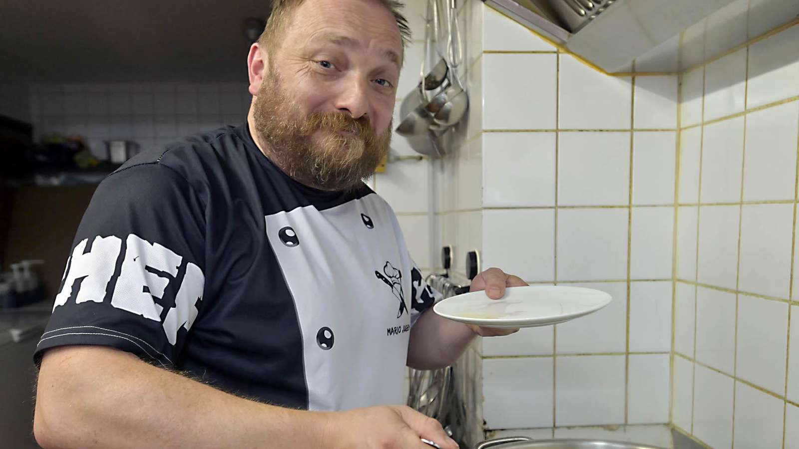 Küchenmeister Mario in his kitchen
